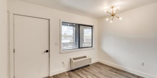 The Empire Gallery 14