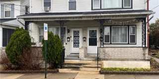 515 W Washington St Gallery 1