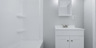 660 Public St Gallery 24