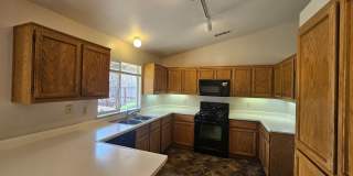 Light & Bright 3-Bedroom House in Ravenwood Subdivision Coming Available Early May! Gallery 13