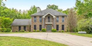 Charming 3 Bedroom Home For Rent in Country Like Setting ! Gallery 1