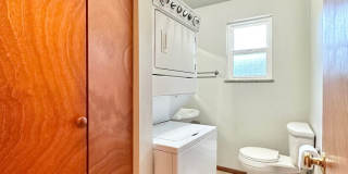3BR/1+1BA Single Family House - Bellevue Gallery 17