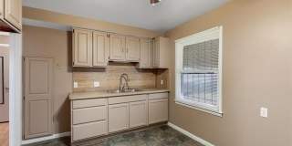 20254 Mackay Street Gallery 8