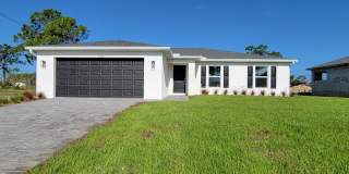 Charming & Modern 4 Bed 2 Bath with Screened Lanai Gallery 1