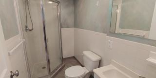 800 E Broadway Gallery 19