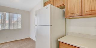 Adorable 2 Bedroom Condo Gallery 6