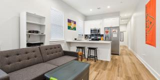 Cozy 2 Bedroom, 1 Bath Apartment Gallery 1