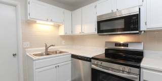 Bright, Updated & Prime Location! Gallery 8