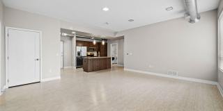 The Maxwell Downtown Des Moines Gallery 183