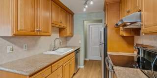 2 Bedroom 2 bath in the Heart of Ballard Gallery 14