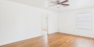 Spacious 4 bedroom rental ~ 4308 S Jackson Gallery 5