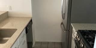 4 Martine Avenue Gallery 7