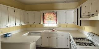 1322 W University Avenue Gallery 11