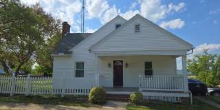 3BR Home with Large Yard & Extra Storage Gallery 1