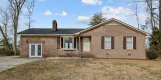 340 Circle Dr Gallery 1