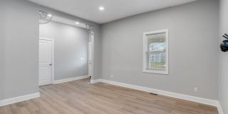 2224 N Kenwood Avenue Gallery 6