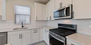 4470 Waterside Dr Gallery 7