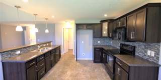 4 Bedroom home with fenced backyard Gallery 8
