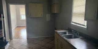 1347 Stonewall St Gallery 3