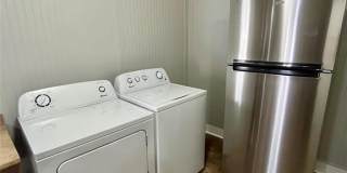 725 Peach Street Gallery 9