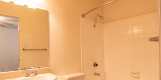 Plaza Square Apartments Gallery 16