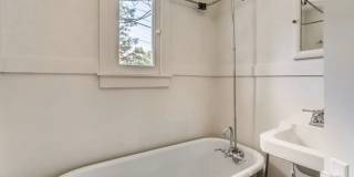 Charming Historic Carriage Home Steps from Pearl Street - Boulder Living at Its Finest! Gallery 5