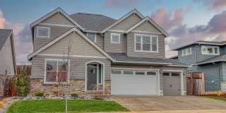 Beautiful 4-Bedroom Home in Camas with Modern Living Gallery 1
