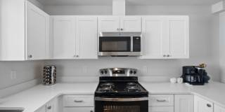 One-Month Free. Lease This Townhome Today! Gallery 9