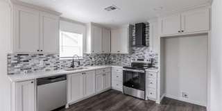 2208 Gurley Avenue Gallery 11