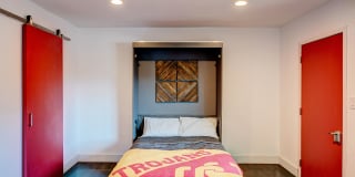 1321 W 36th Place Apartments Gallery 42