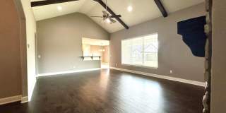 Gorgeous Home with Vaulted Ceilings and Large Fenced Yard! Spacious 3 Bedroom and 2 Bath Home! Gallery 13