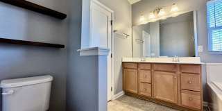 Available 07-08-26! Townhouse w/Garage - Pet Friendly - All Appliances Convey! Gallery 37