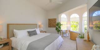 ****DOWNTOWN NAPLES*** SEASONAL***BEAUTIFUL VILLAS NAPOLI****NOW AVAILABLE*** Gallery 41