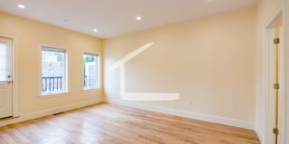 Brand New 3,500 Sq. Ft. Luxury Townhouse in Oak Square w Built In Garage! 1st & Security Only, Laundry In Unit Gallery 17