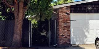Cozy Updated 3 Bedroom Happy Valley Unit Gallery 1
