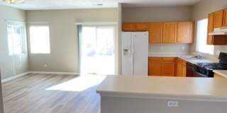Beautiful 4 Bedroom 2.5 Bath home in the Vista Del Norte Subdivision Gallery 7