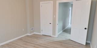 Beautifully Renovated 3 Bedroom with Parking Gallery 15