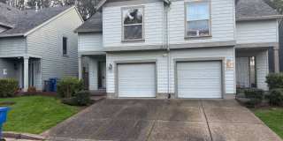 Inviting 3-Bedroom Townhome in Hayesville – Spacious  Well-Equipped Gallery 1