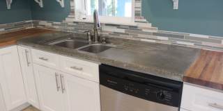 Beautiful 2 bedroom Lakefront Home Gallery 22
