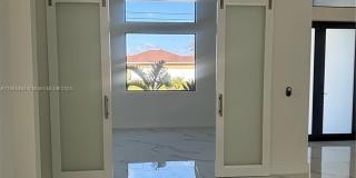 50 Ne 4th St Gallery 4