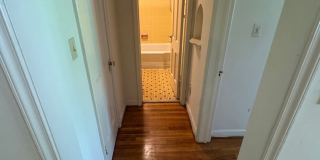 Van Avalon Apartments Gallery 8