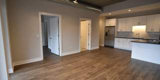 3833 N Broadway Gallery 20