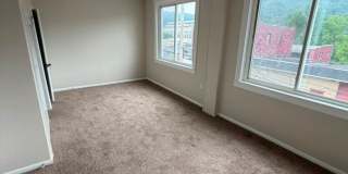 Spacious 5BR Home in Wilmerding Gallery 8