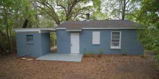 Charming 2 Bed / 1 Bath Cottage Gallery 21