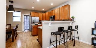 Fully Furnished Downtown 2 Bed, 4 Bath Executive Townhouse Gallery 16