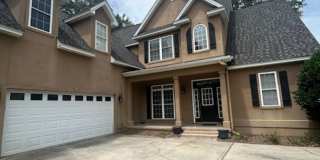 Spacious Single Family Home with Great Backyard! Gallery 1