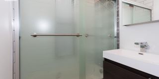 Nice 2 bed steps from Berklee Gallery 7