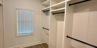3 Bedroom House with Privacy Fence Gallery 13