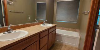 Beautiful 4 Bedroom, 2 bath, Port Orchard Home Gallery 10