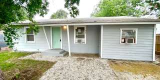 Charming 2BD/1BA in Desirable Olmos Park Area with Spacious Backyard! Gallery 1